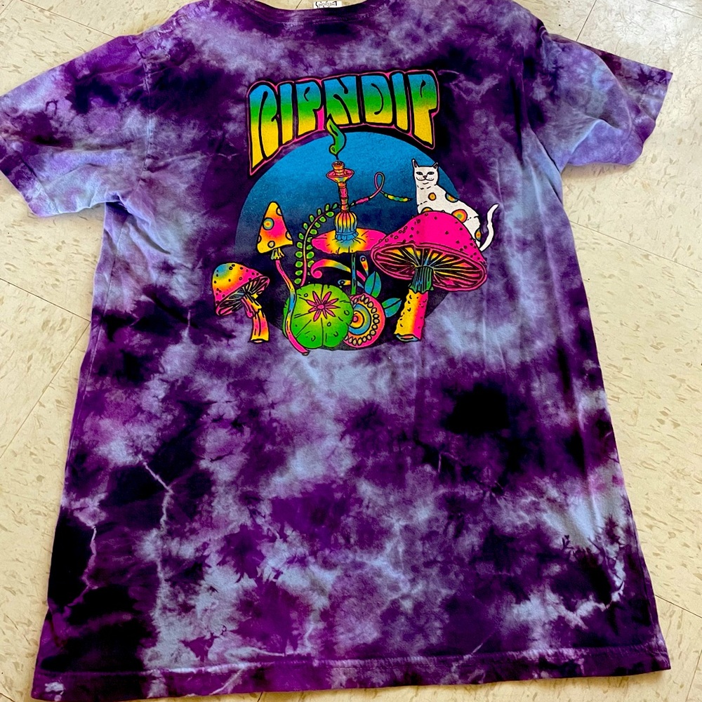 Rip N Dip tie die graphic T